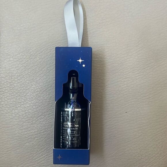 New and Sealed Peter Thomas Roth Retinol Fusion PM Serum Ornament - Picture 1 of 3